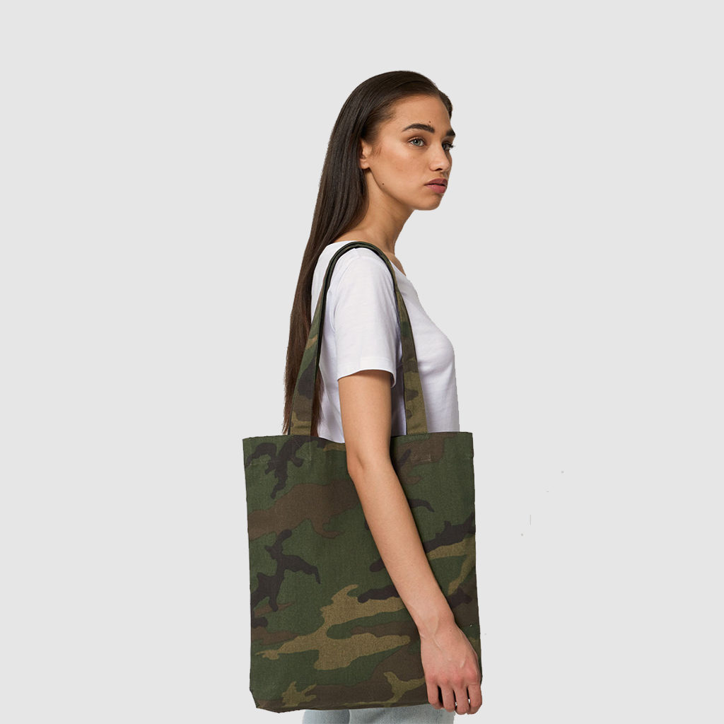 Custom camouflage bag with long handles, made from recycled material