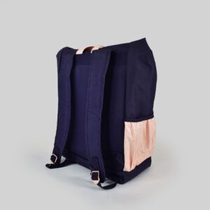 navy blue picnic bag with pink side pocket and pink adjustable buckles